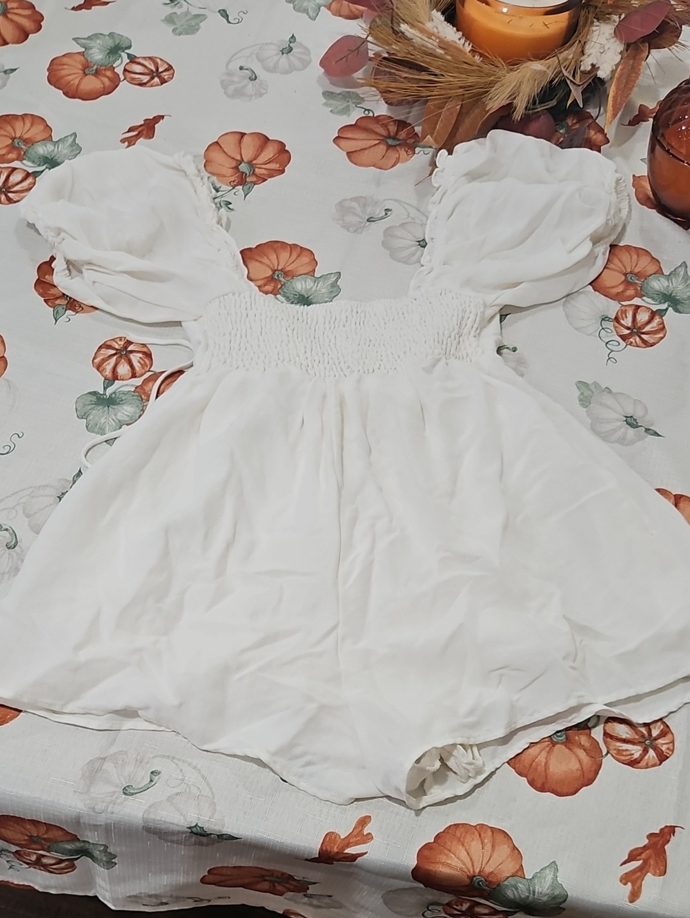 Urban Outfitters White Smocked Puff Sleeve Romper Sz Xs-tp